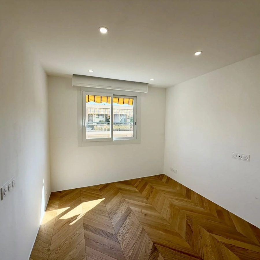 2 PIÈCES 42 m² AVEC BALCON PLEIN SUD ÉTAGE ÉLEVÉ NICE NORD AV DE LA VALLIÈRE