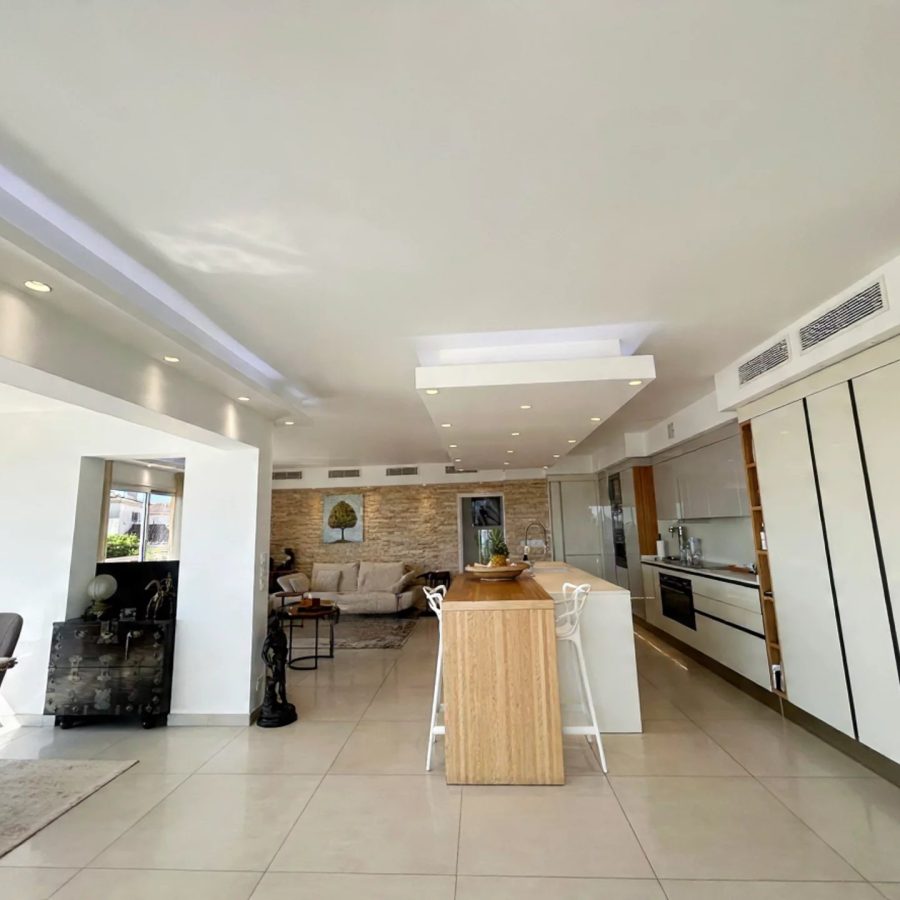 NICE – PENTHOUSE 3 PIÈCES AVEC PISCINE PRIVATIVE ET VUE PANORAMIQUE MER & VILLE