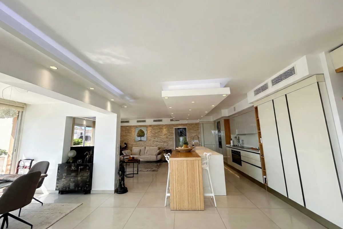 NICE – PENTHOUSE 3 PIÈCES AVEC PISCINE PRIVATIVE ET VUE PANORAMIQUE MER & VILLE