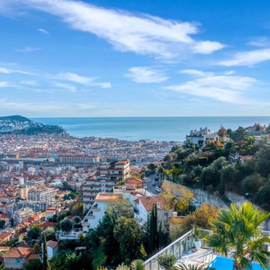 NICE – PENTHOUSE 3 PIÈCES AVEC PISCINE PRIVATIVE ET VUE PANORAMIQUE MER & VILLE