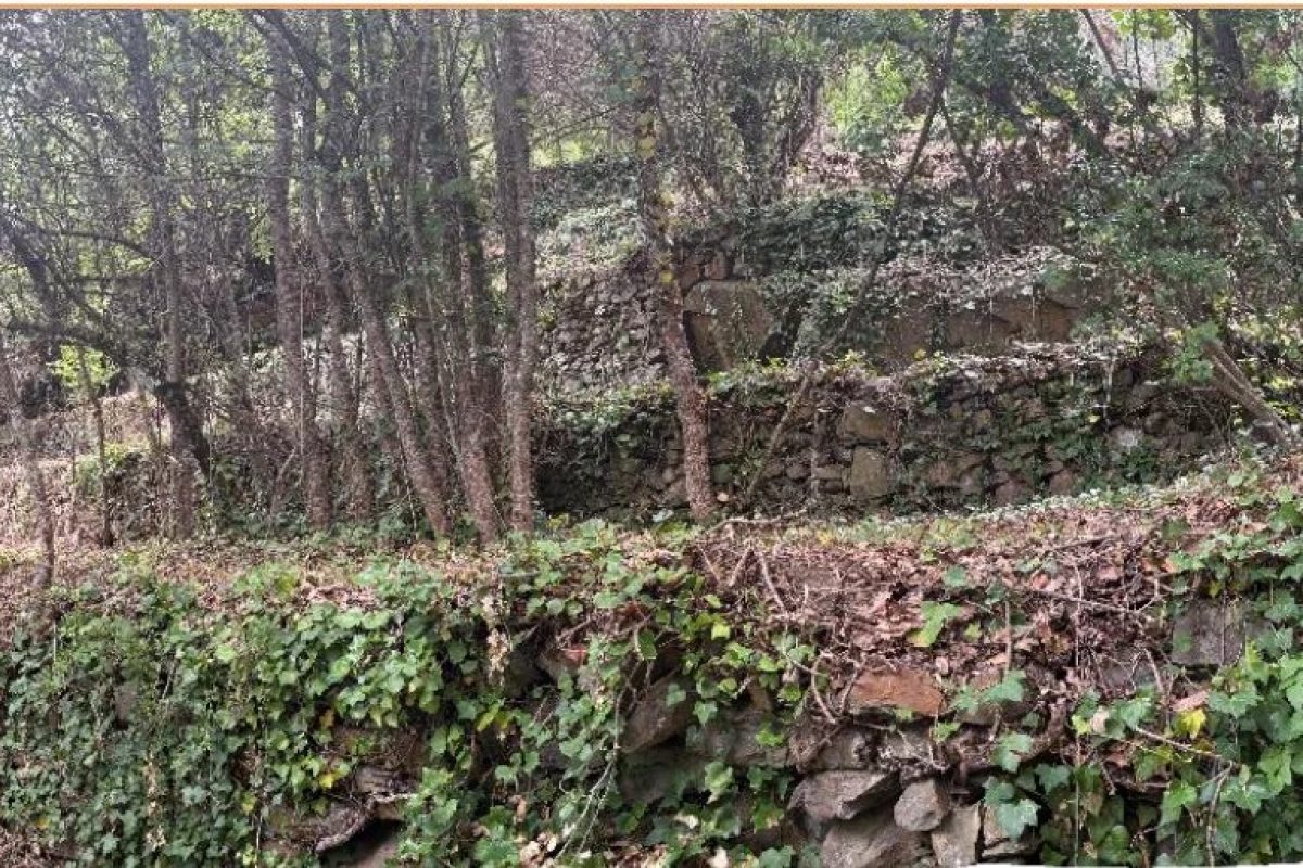 DURANUS - TERRAIN 1902 m2 CONSTRUCTIBLE