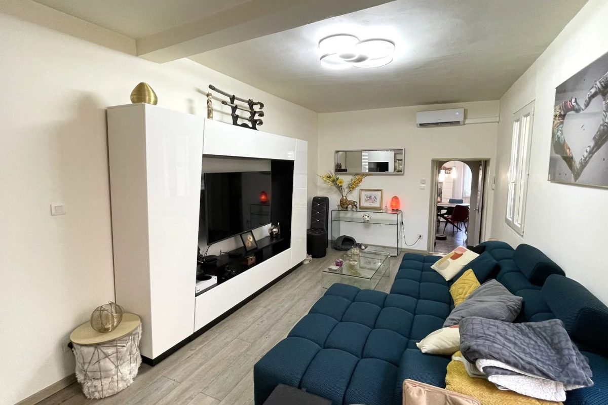 Vente - Maison de village avec extérieur- Vallauris