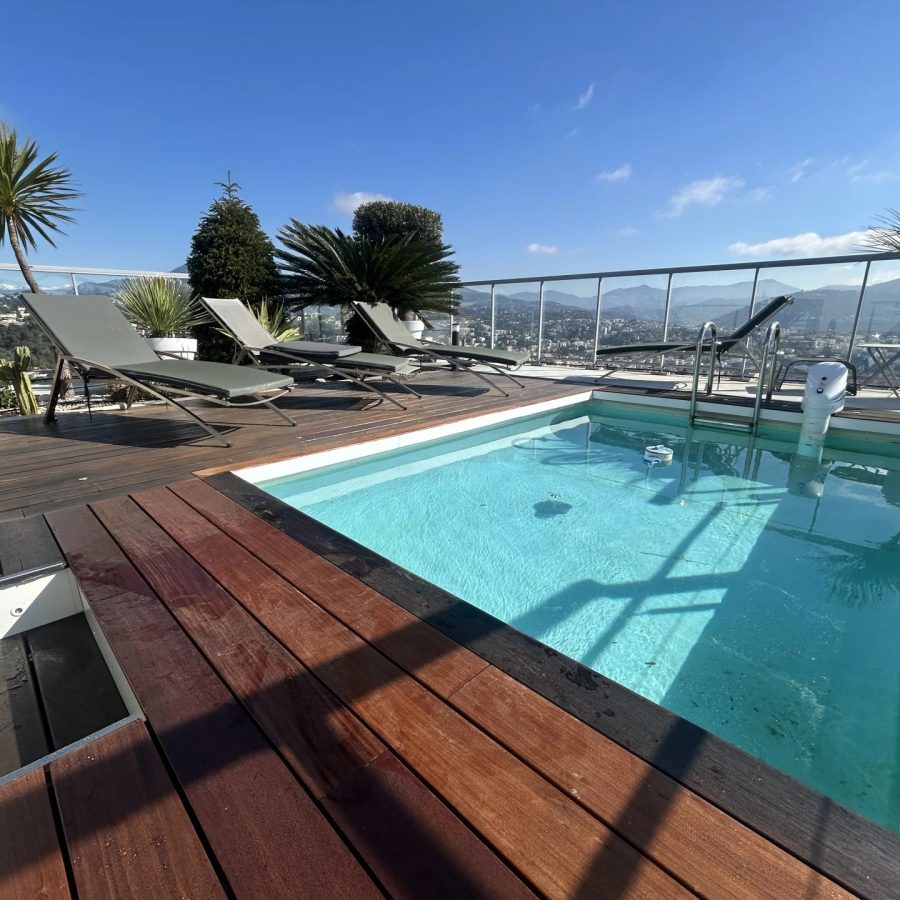 NICE – PENTHOUSE 3 PIÈCES AVEC PISCINE PRIVATIVE ET VUE PANORAMIQUE MER & VILLE