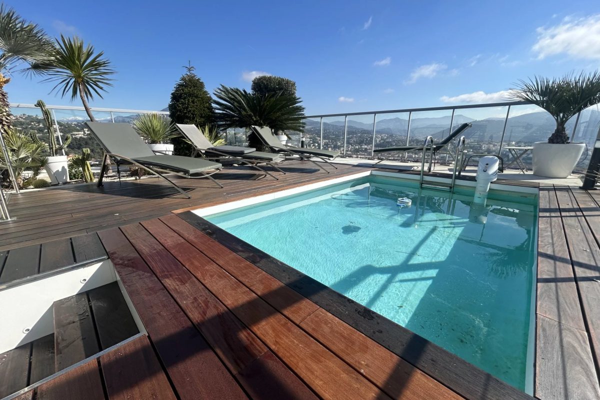 NICE – PENTHOUSE 3 PIÈCES AVEC PISCINE PRIVATIVE ET VUE PANORAMIQUE MER & VILLE