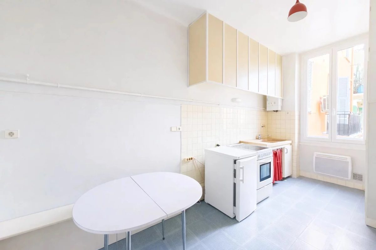 NICE LE PORT / PLACE DU PIN – 2/3 PIÈCES 60 M² – À RÉNOVER – À 50M PLACE GARIBALDI