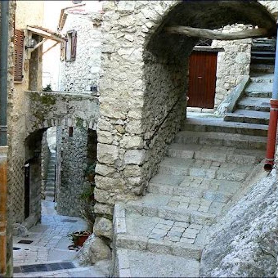 MAISON DE VILLAGE EN PIERRE - PEILLON