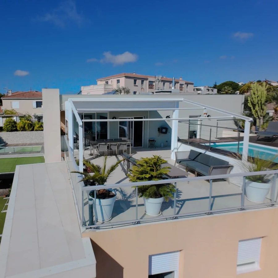 NICE – PENTHOUSE 3 PIÈCES AVEC PISCINE PRIVATIVE ET VUE PANORAMIQUE MER & VILLE