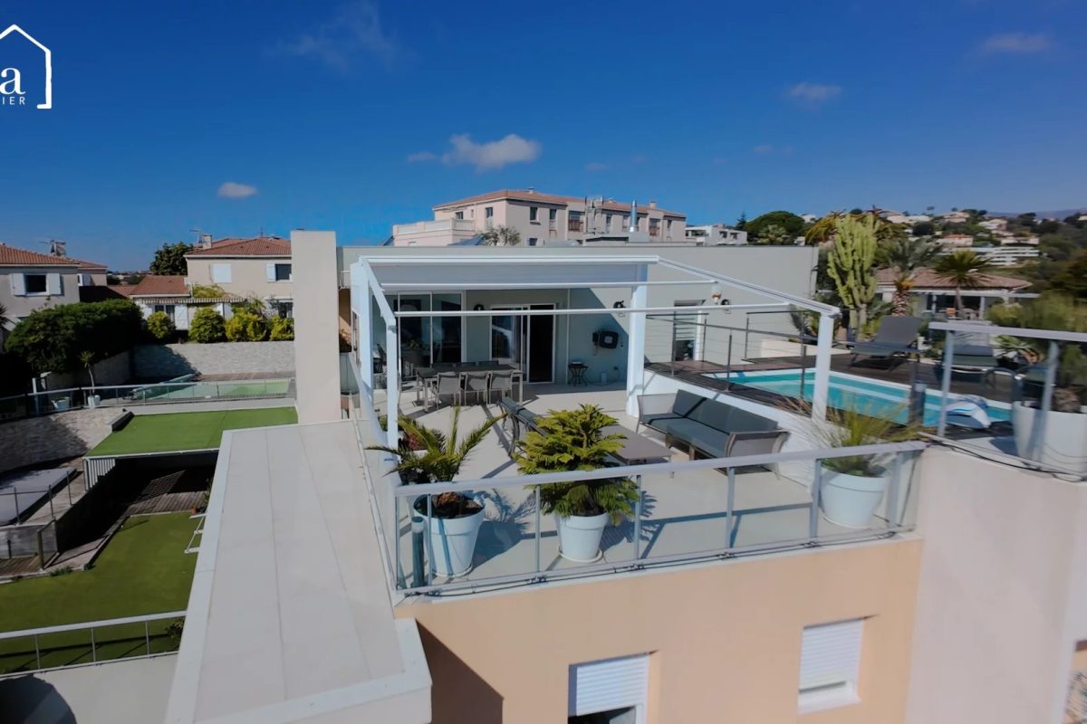 NICE – PENTHOUSE 3 PIÈCES AVEC PISCINE PRIVATIVE ET VUE PANORAMIQUE MER & VILLE