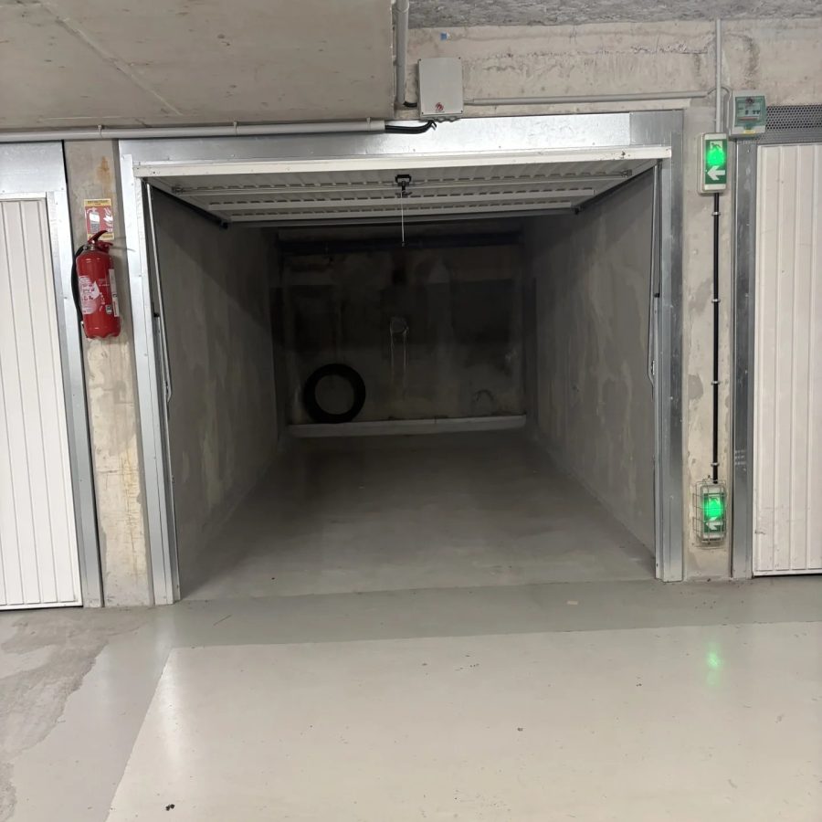 GARAGE - VILLA BLANCHE BD CARABACEL