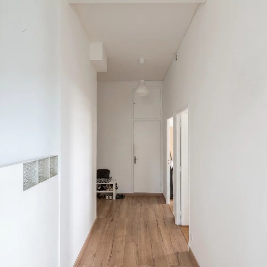 Grand studio de 47,28 m² en rez-de-chaussée