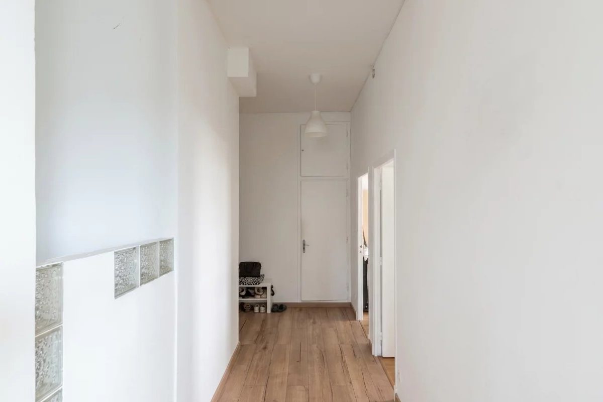 Grand studio de 47,28 m² en rez-de-chaussée
