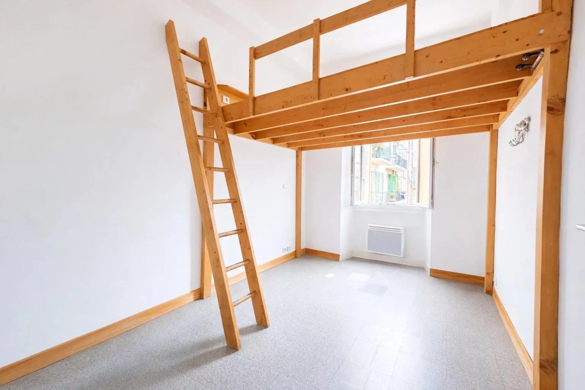 NICE LE PORT / PLACE DU PIN – 2/3 PIÈCES 60 M² – À RÉNOVER – À 50M PLACE GARIBALDI