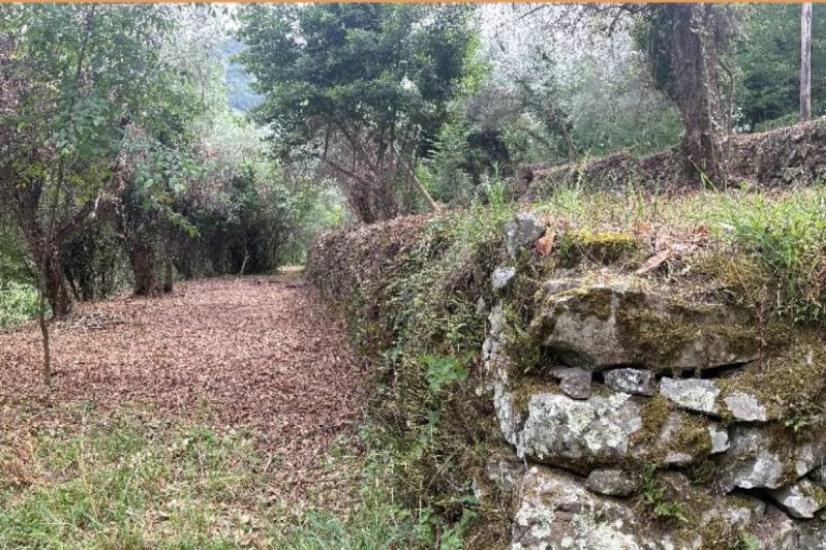 DURANUS - TERRAIN 1902 m2 CONSTRUCTIBLE