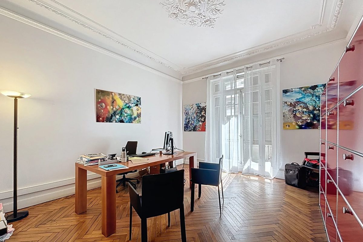 Élégant appartement bourgeois de 5 pièces – Quartier Wilson