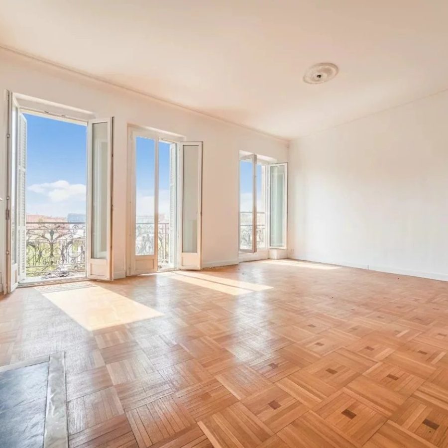 Appartement 3 pièces dernier étage Carabacel