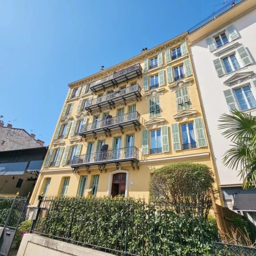 Appartement 3 pièces dernier étage Carabacel