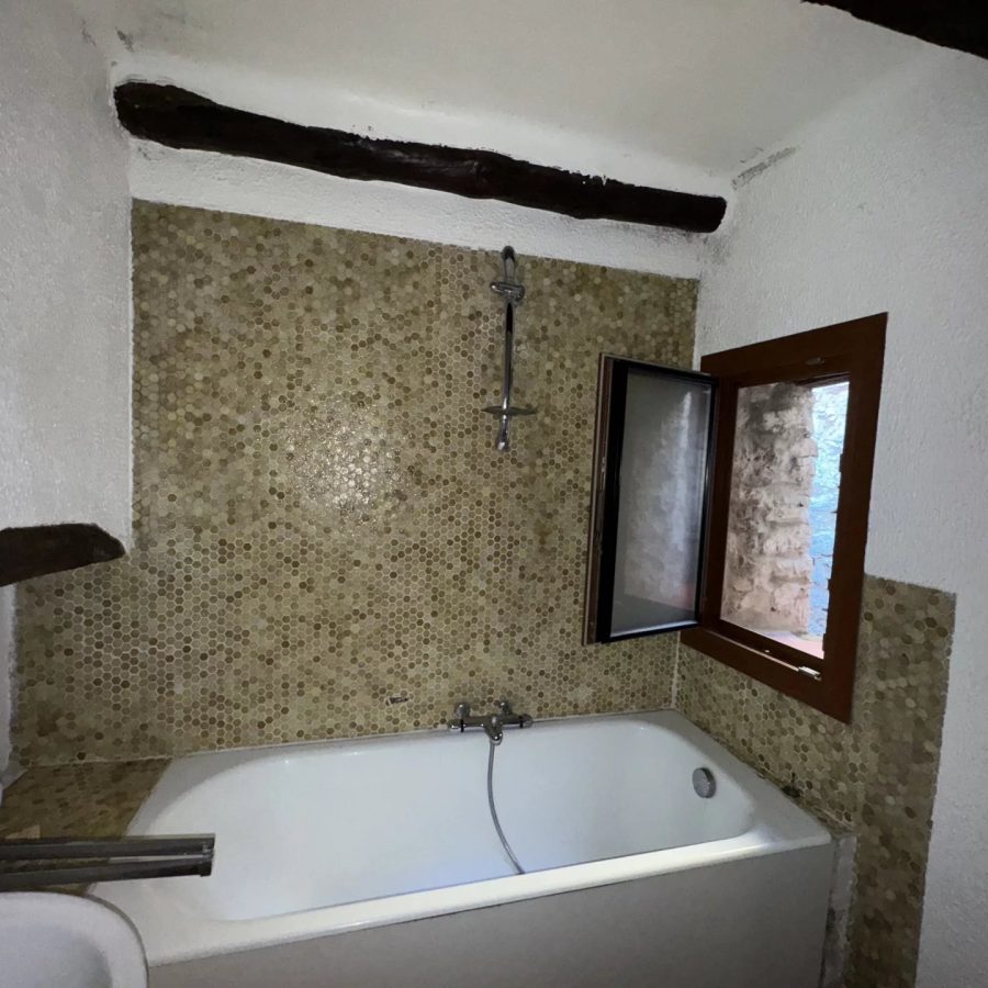 MAISON DE VILLAGE EN PIERRE - PEILLON