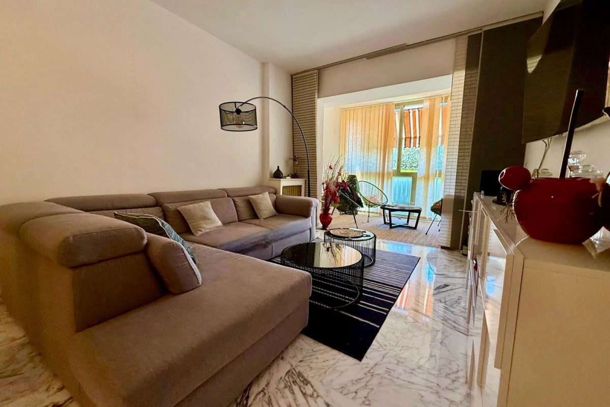 Belle oportunité appartement traversant 2 pieces
