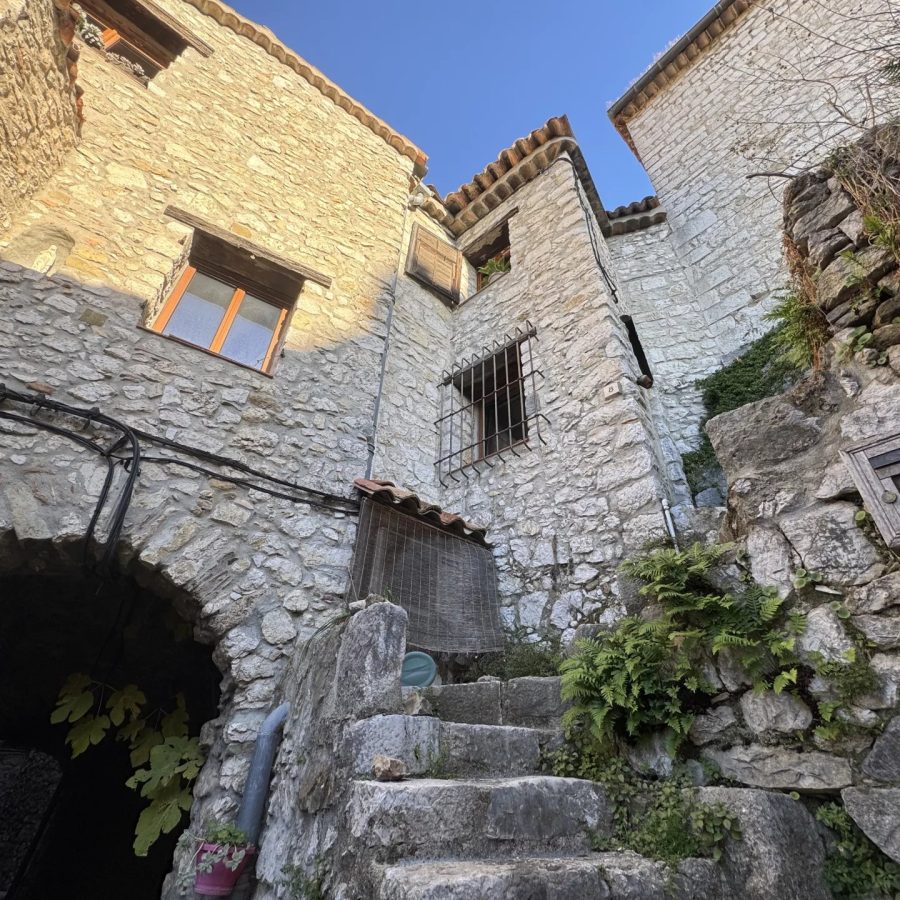 MAISON DE VILLAGE EN PIERRE - PEILLON