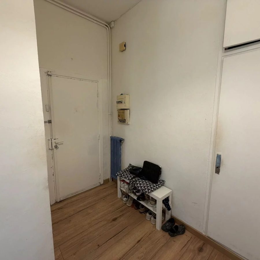 Grand studio de 47,28 m² en rez-de-chaussée
