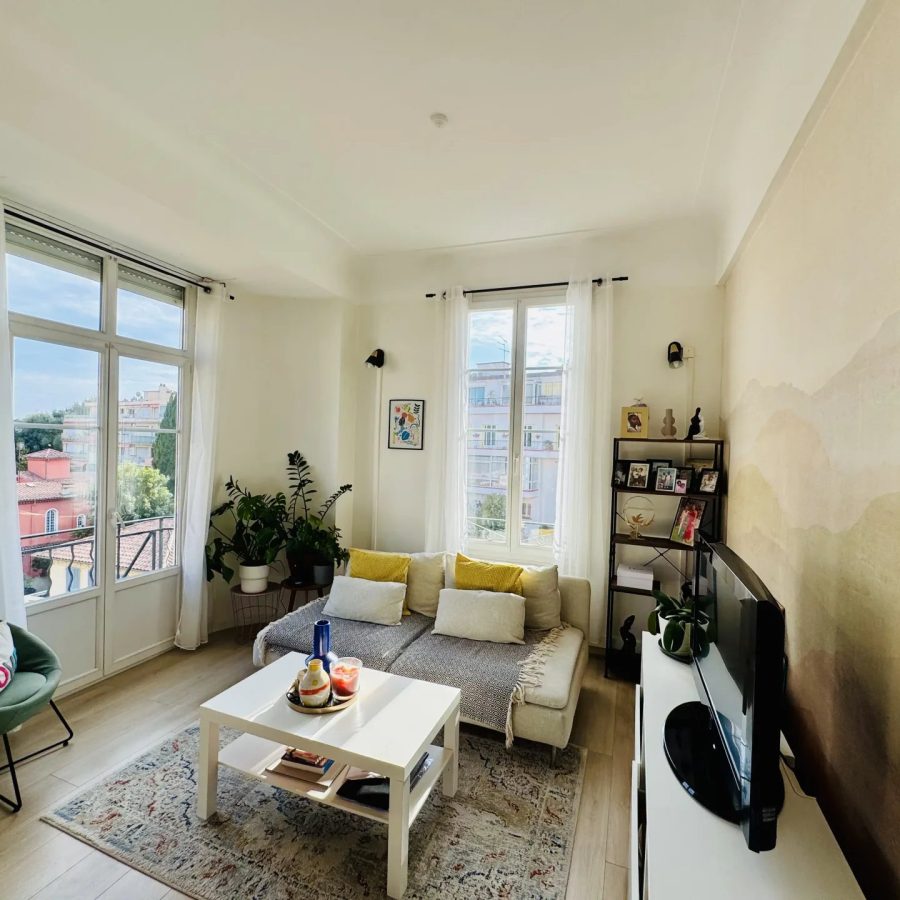 3 PIÈCES DE 49 m² – NICE AV DES BOSQUETS