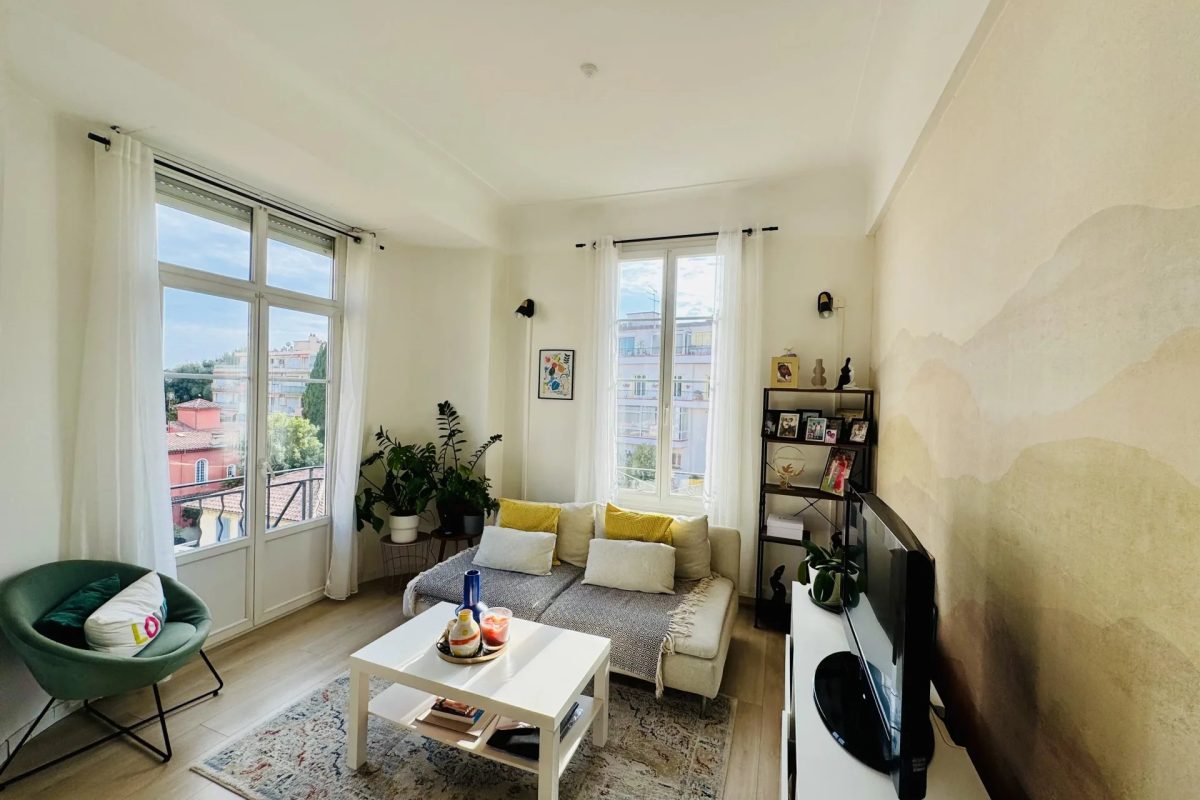 3 PIÈCES DE 49 m² – NICE AV DES BOSQUETS