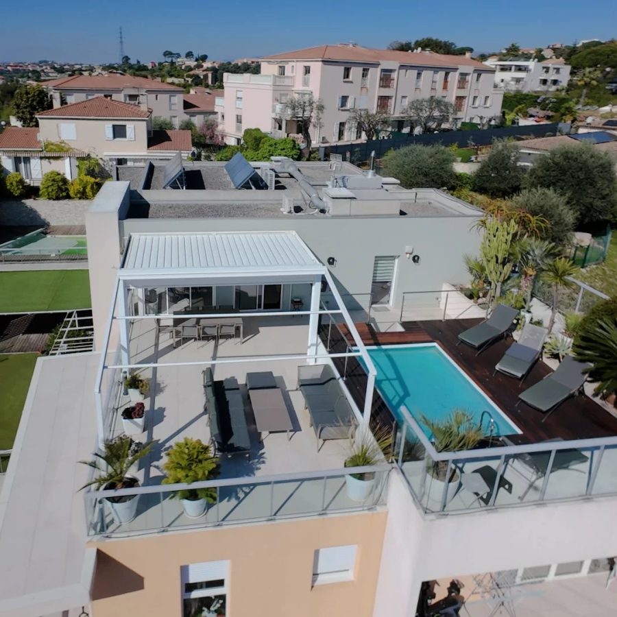 NICE – PENTHOUSE 3 PIÈCES AVEC PISCINE PRIVATIVE ET VUE PANORAMIQUE MER & VILLE