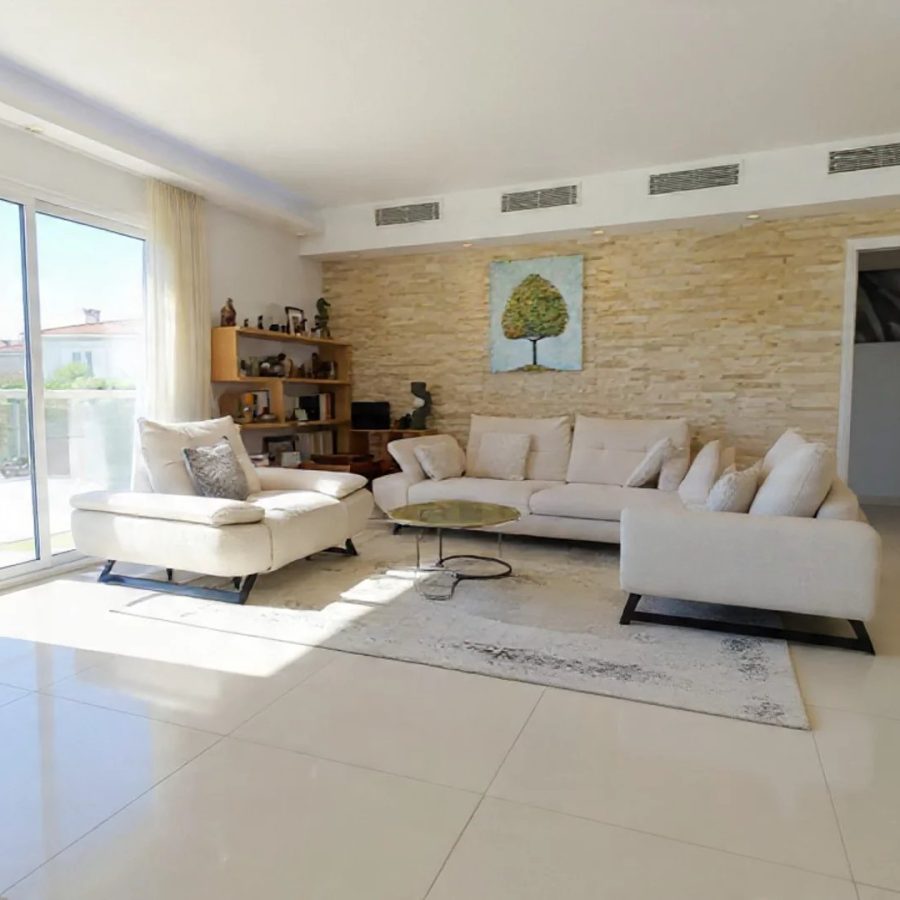 NICE – PENTHOUSE 3 PIÈCES AVEC PISCINE PRIVATIVE ET VUE PANORAMIQUE MER & VILLE