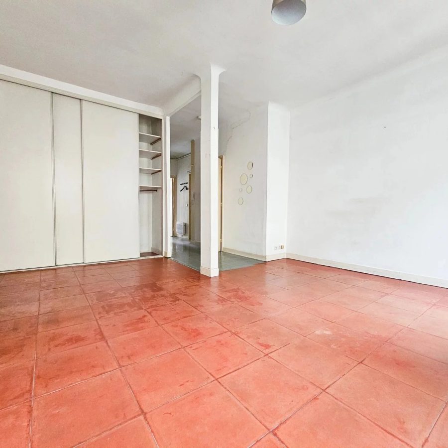 NICE LE PORT / PLACE DU PIN – 2/3 PIÈCES 60 M² – À RÉNOVER – À 50M PLACE GARIBALDI