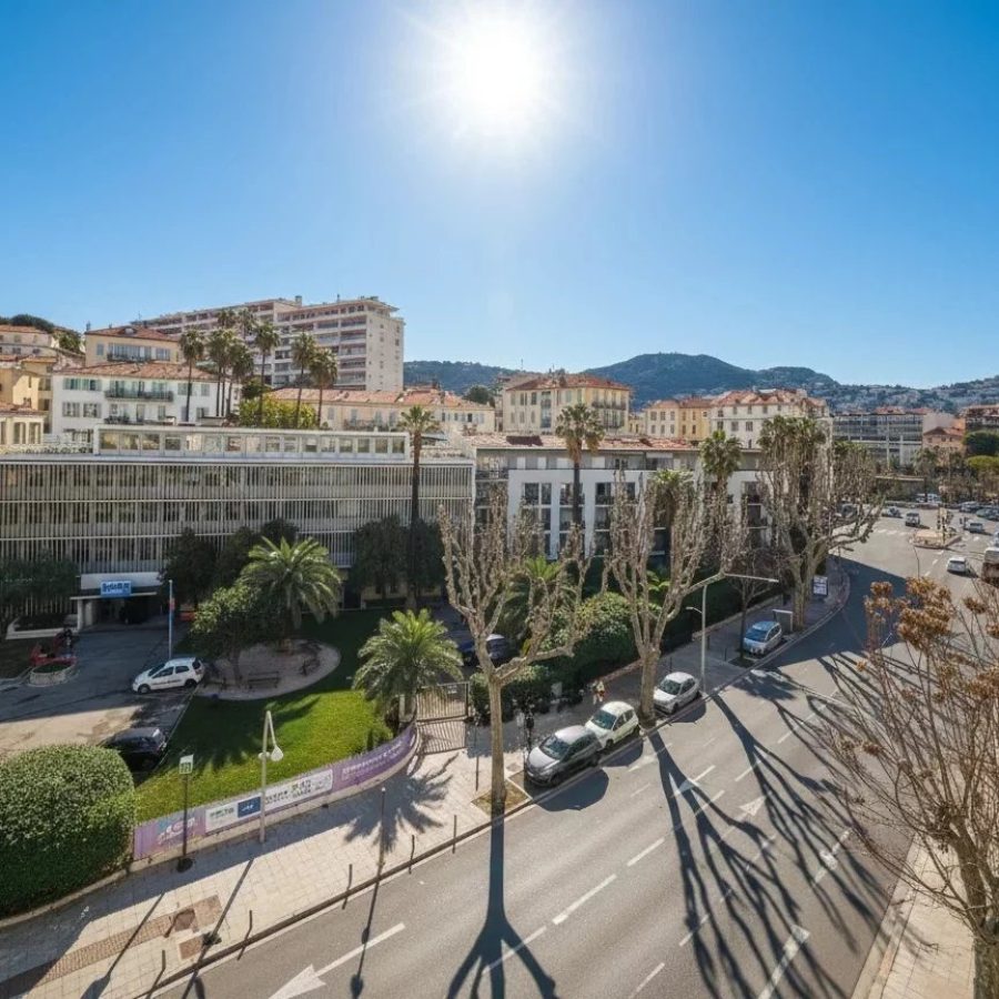 Appartement 3 pièces dernier étage Carabacel