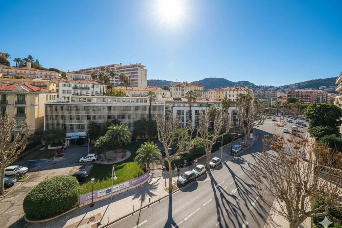 Appartement 3 pièces dernier étage Carabacel