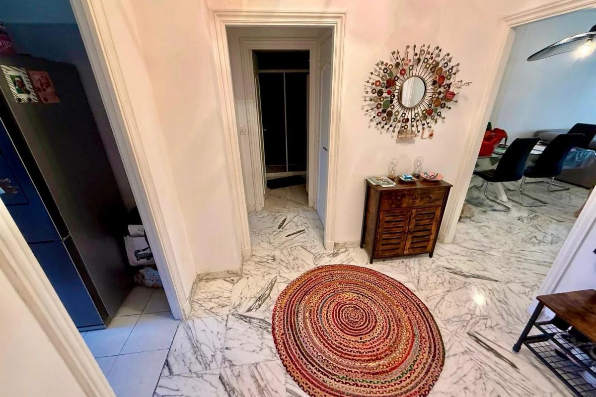 Belle oportunité appartement traversant 2 pieces
