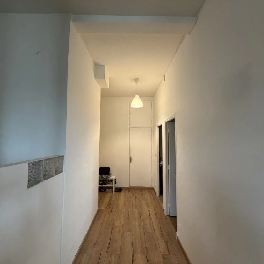 Grand studio de 47,28 m² en rez-de-chaussée
