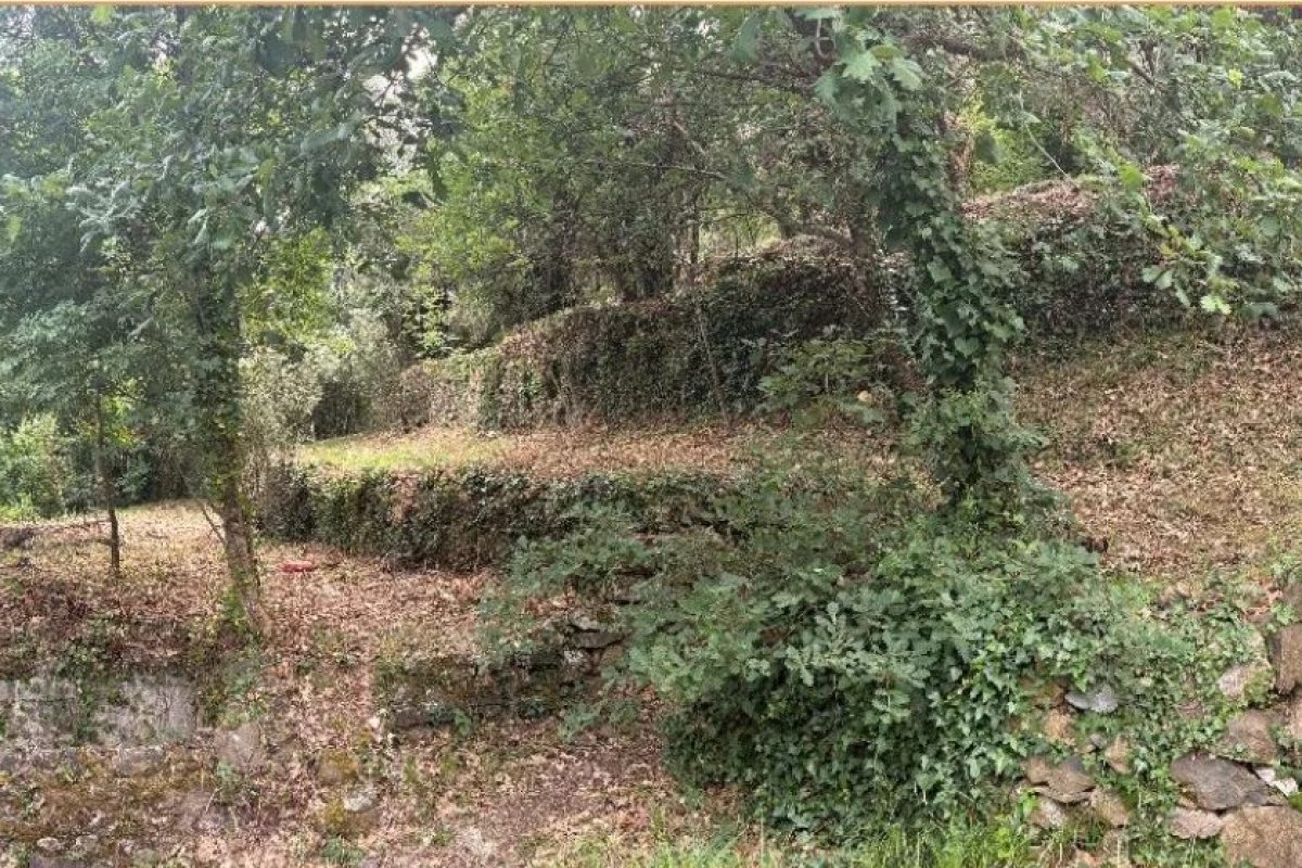 DURANUS - TERRAIN 1902 m2 CONSTRUCTIBLE
