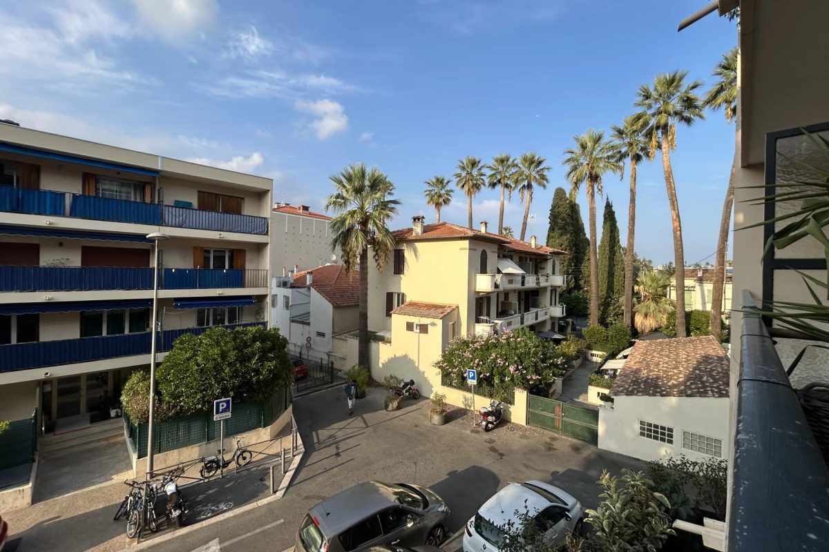 Appartement 4 pièces hyper centre Golfe Juan
